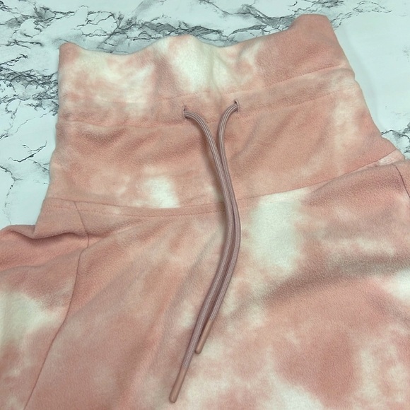 Go-Warm Pink and White Old Navy Cropped Fleece Funnel-Neck Sweatshirt - 1029 - Picture 2 of 9